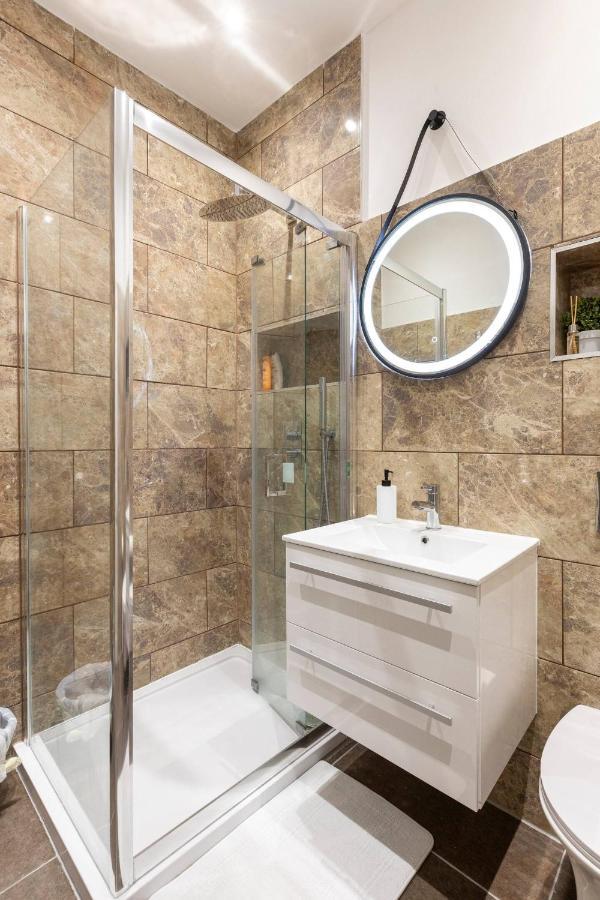Apartamento Cozy Flat In The Heart Of Londres Exterior foto